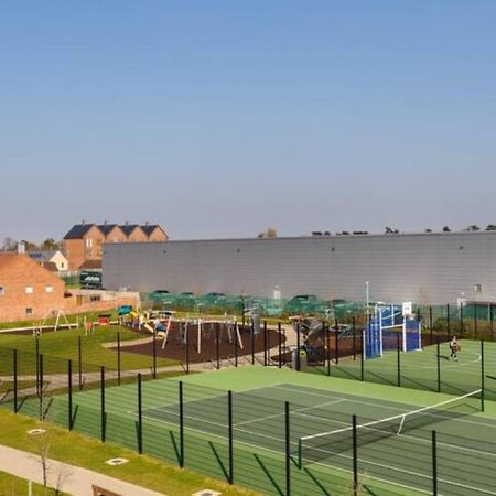 Contemporary Trumpington Apartment With Self Check-In ,Free On-Site Parking, Terrace, Super Fast Wifi & 5 Mins Drive To Papworth & Addenbrookes Hospitals Cambridge  Exteriér fotografie