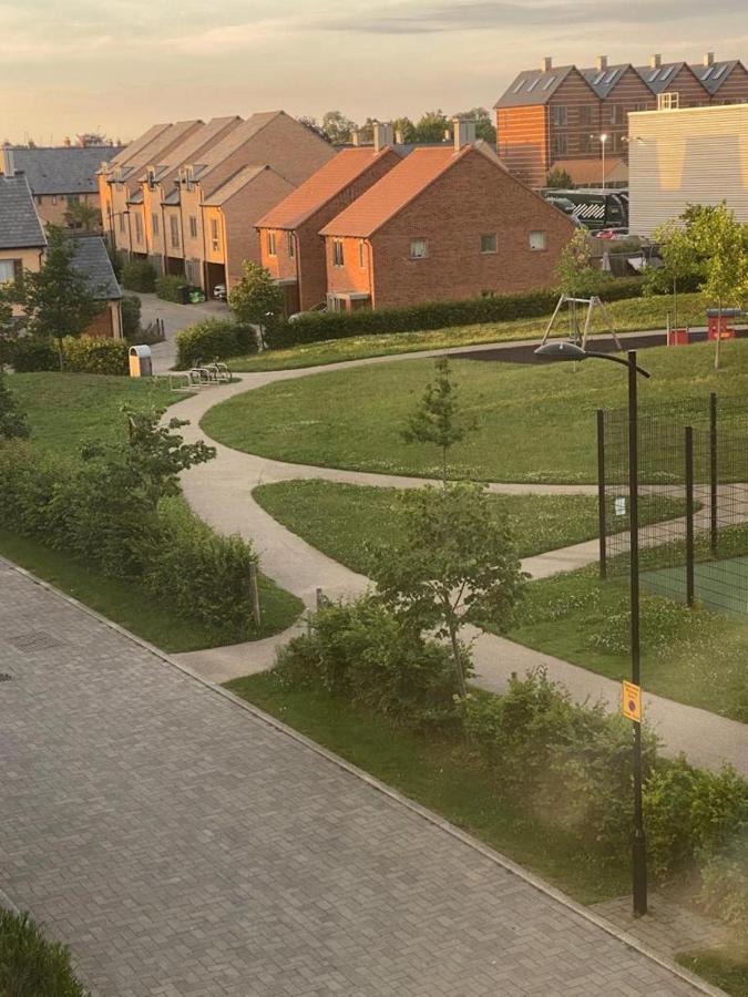 Contemporary Trumpington Apartment With Self Check-In ,Free On-Site Parking, Terrace, Super Fast Wifi & 5 Mins Drive To Papworth & Addenbrookes Hospitals Cambridge  Exteriér fotografie