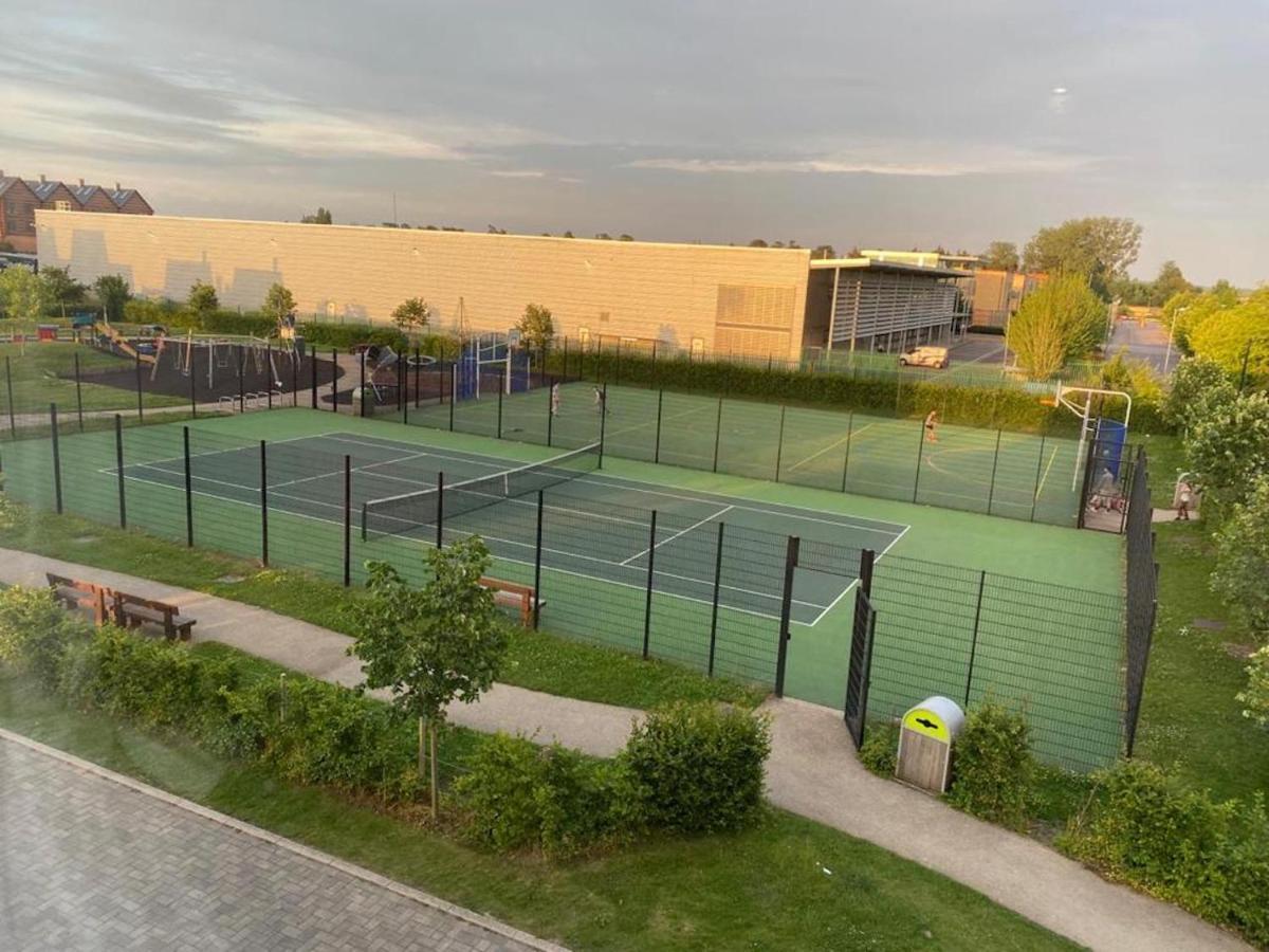 Contemporary Trumpington Apartment With Self Check-In ,Free On-Site Parking, Terrace, Super Fast Wifi & 5 Mins Drive To Papworth & Addenbrookes Hospitals Cambridge  Exteriér fotografie