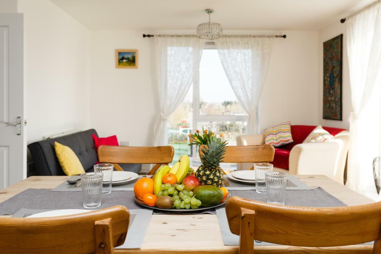 Contemporary Trumpington Apartment With Self Check-In ,Free On-Site Parking, Terrace, Super Fast Wifi & 5 Mins Drive To Papworth & Addenbrookes Hospitals Cambridge  Exteriér fotografie