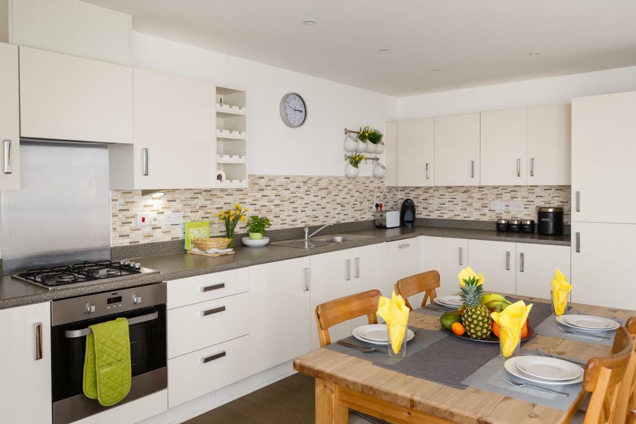 Contemporary Trumpington Apartment With Self Check-In ,Free On-Site Parking, Terrace, Super Fast Wifi & 5 Mins Drive To Papworth & Addenbrookes Hospitals Cambridge  Exteriér fotografie