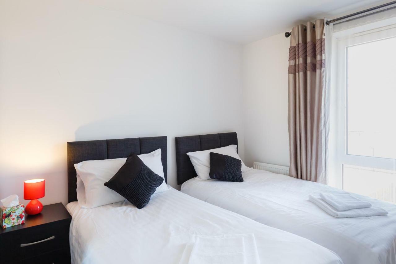 Contemporary Trumpington Apartment With Self Check-In ,Free On-Site Parking, Terrace, Super Fast Wifi & 5 Mins Drive To Papworth & Addenbrookes Hospitals Cambridge  Exteriér fotografie